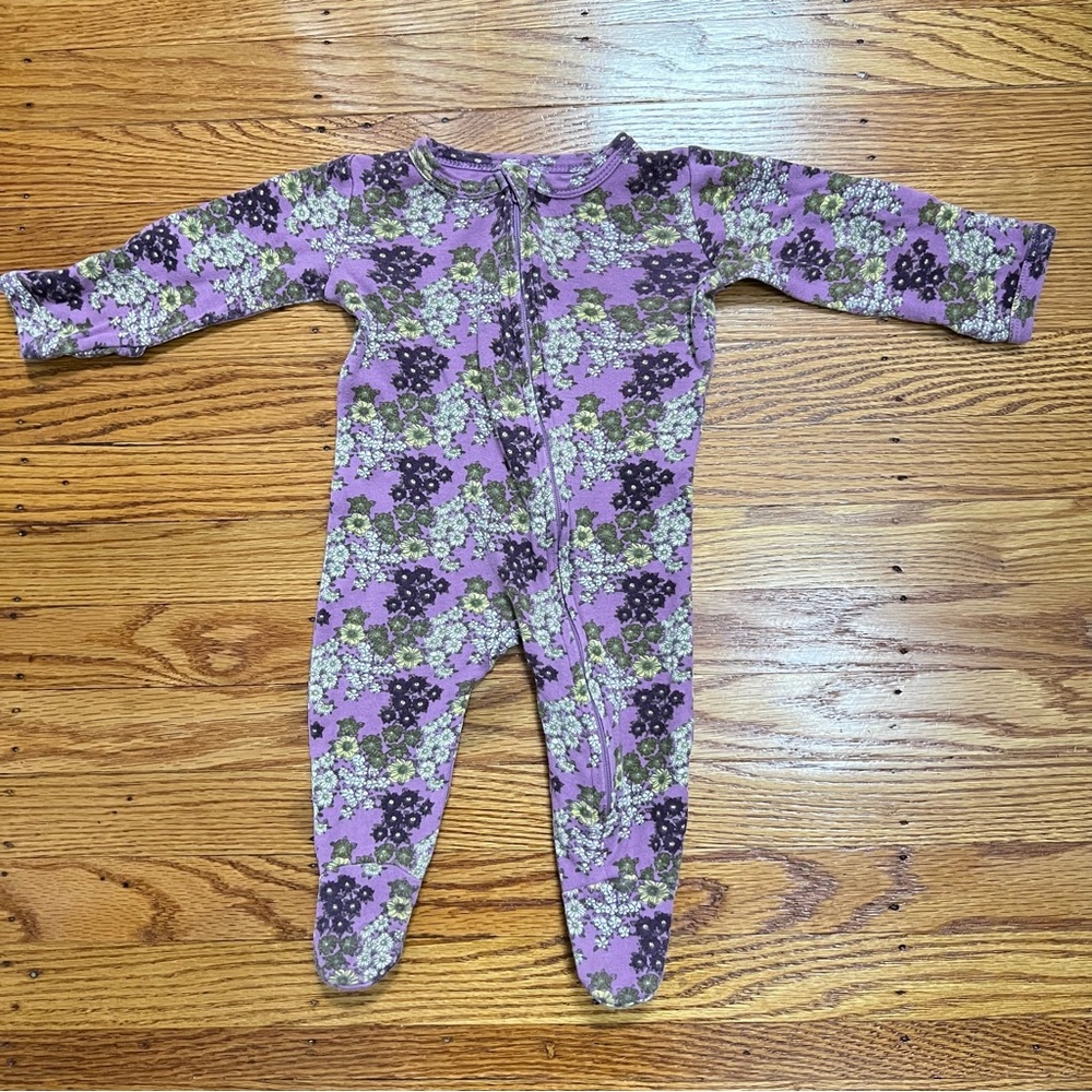 Size: 3-6M // Kate Quinn Ling  Sleeve Zipper Footie // Wildflower Violet